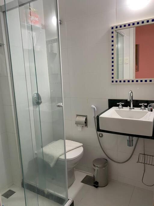 Charmoso Apartamento Na Av. Atlantica, Copacabana ريو دي جانيرو المظهر الخارجي الصورة