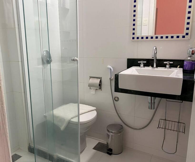 Charmoso Apartamento Na Av. Atlantica, Copacabana ريو دي جانيرو المظهر الخارجي الصورة